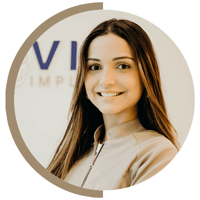 Dra. Karine Carrion, Protesista da Clínica Vita Implantes em Goiânia